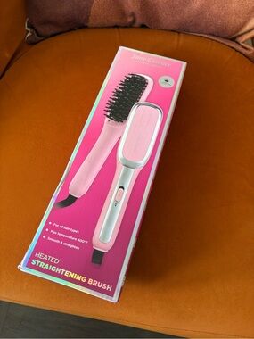Juicy Couture Pink Heated Straightening Brush
